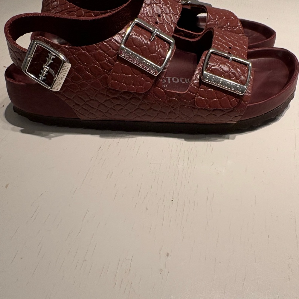 Birkenstock women’s sandals, chocolate color, worn ones.Size 38, 8!